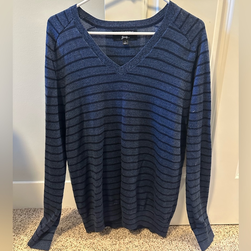 Banana Republic V Neck Sweater Large